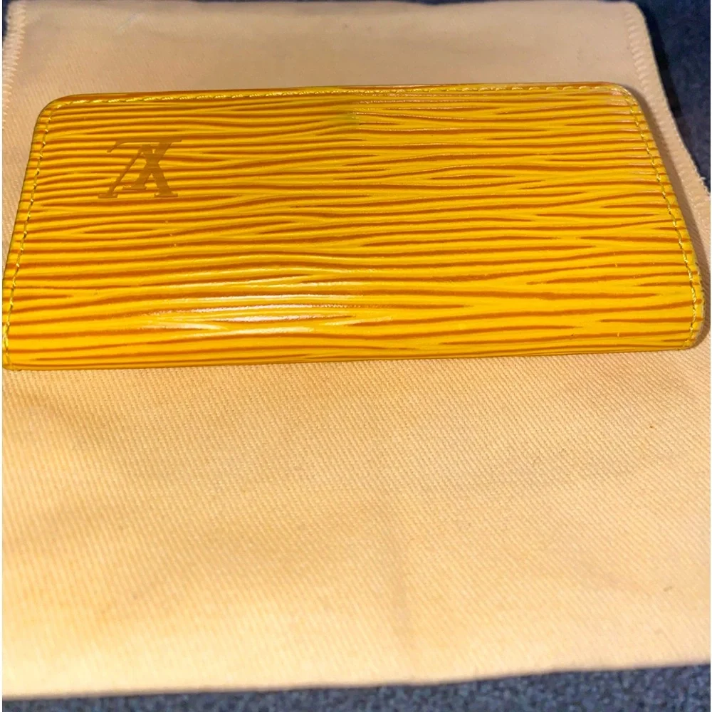 AUTHENTIC LOUIS VUITTON YELLOW EPI LEATHER 4 KEY RING KEY HOLDER